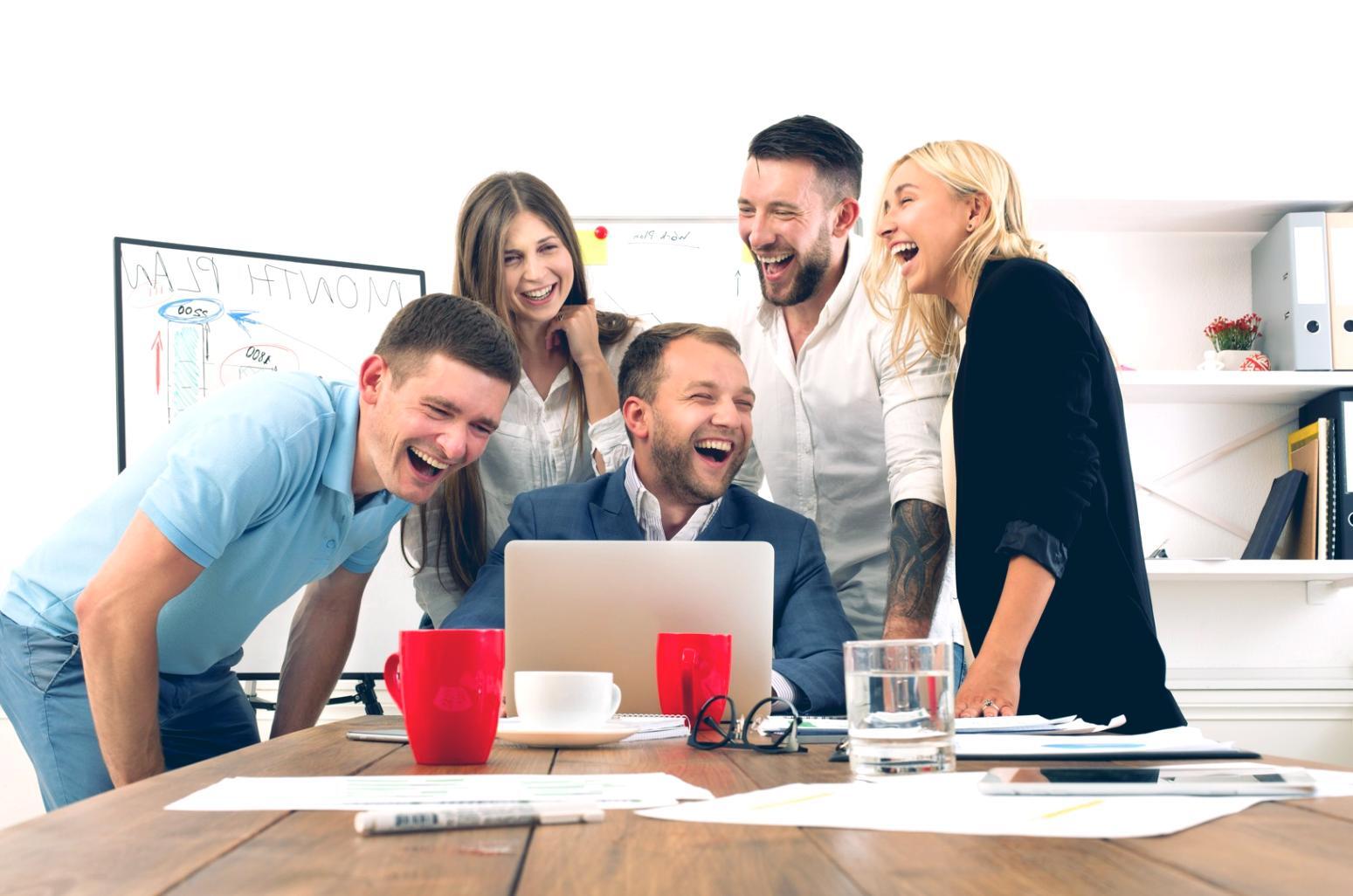 Équipe Eonherexbeza travaillant ensemble